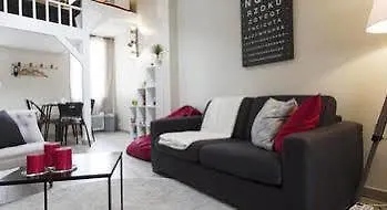 Spacious 2-bedroom Family Duplex With Free Parking And Netflix Lejlighed *