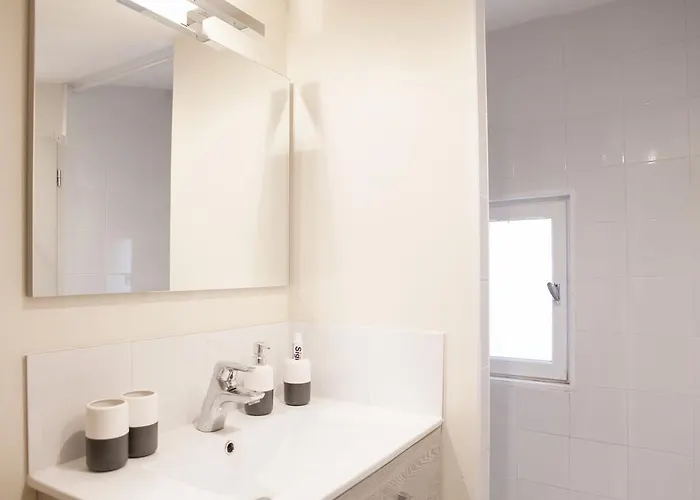 Spacious 2-bedroom Family Duplex With Free Parking And Netflix * Burdeos