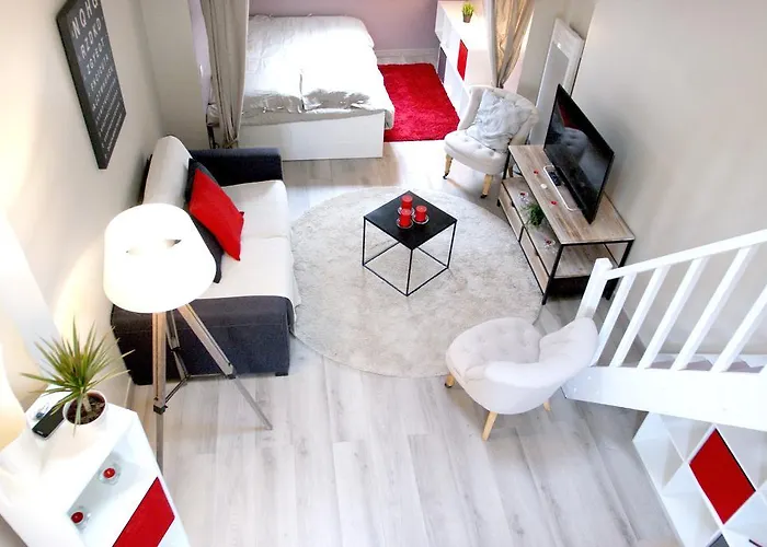 Spacious 2-bedroom Family Duplex With Free Parking And Netflix Apartamento
