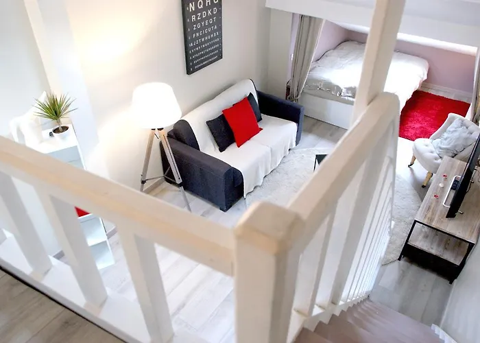 Spacious 2-bedroom Family Duplex With Free Parking And Netflix Burdeos
