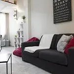 Spacious 2-bedroom Family Duplex With Free Parking And Netflix Διαμέρισμα *