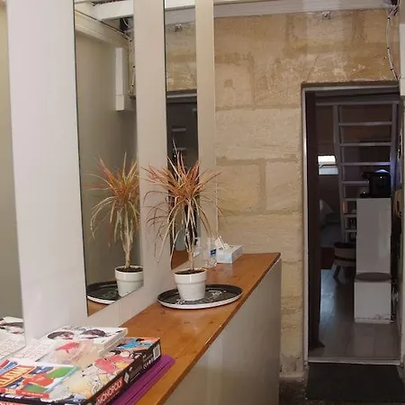 Spacious 2-bedroom Family Duplex With Free Parking And Netflix Διαμέρισμα