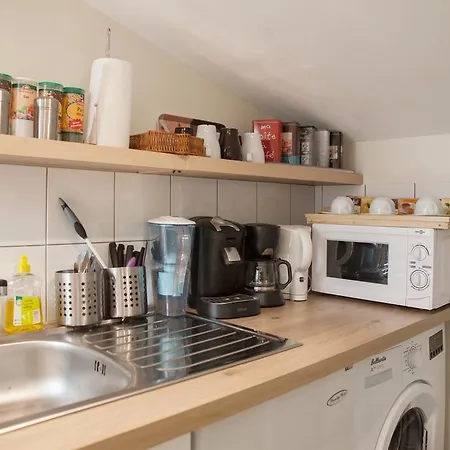 Spacious 2-bedroom Family Duplex With Free Parking And Netflix Μπορντό